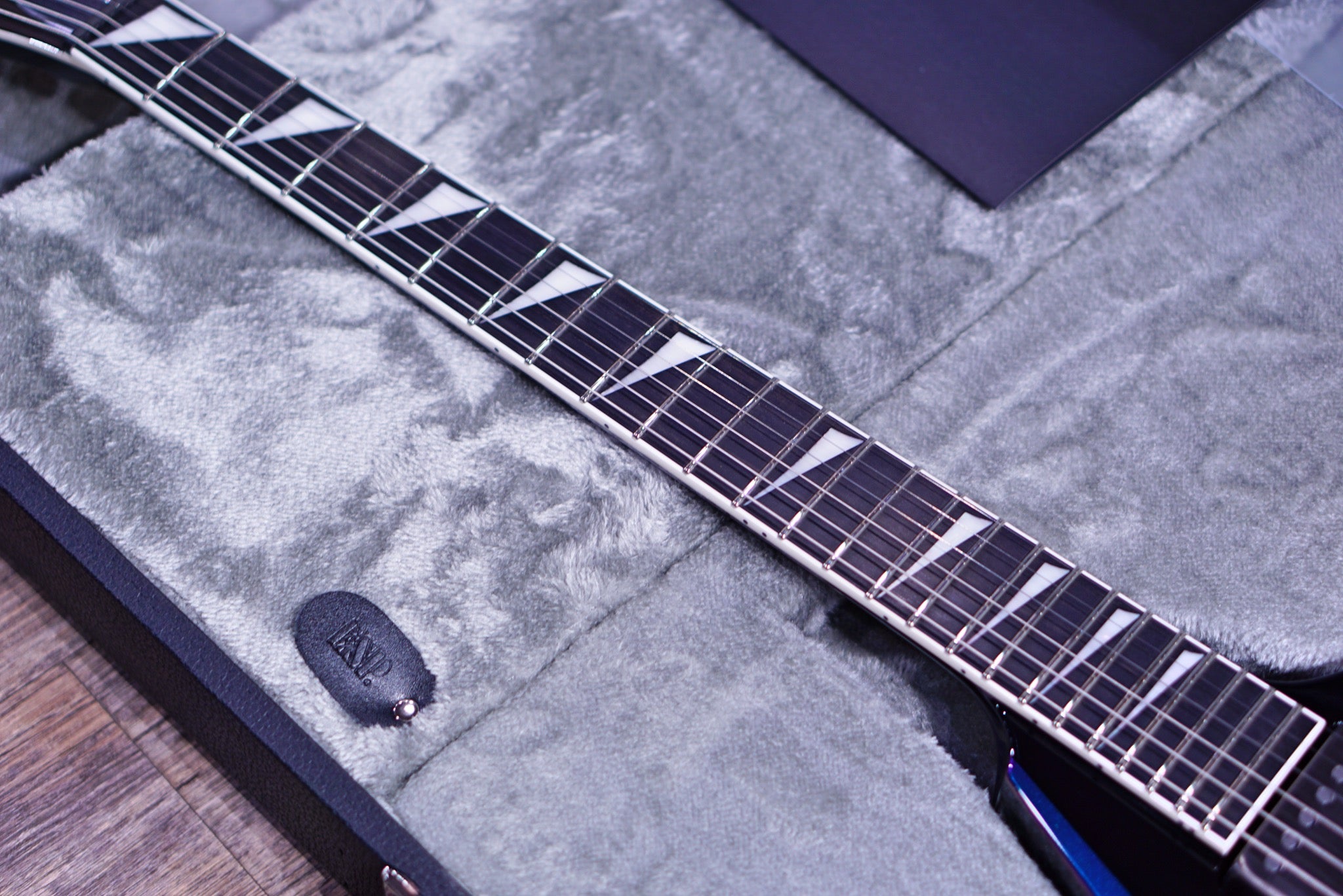 ESP-ARROW NT black w Andromeda E2741212 - HIENDGUITAR ESP GUITAR