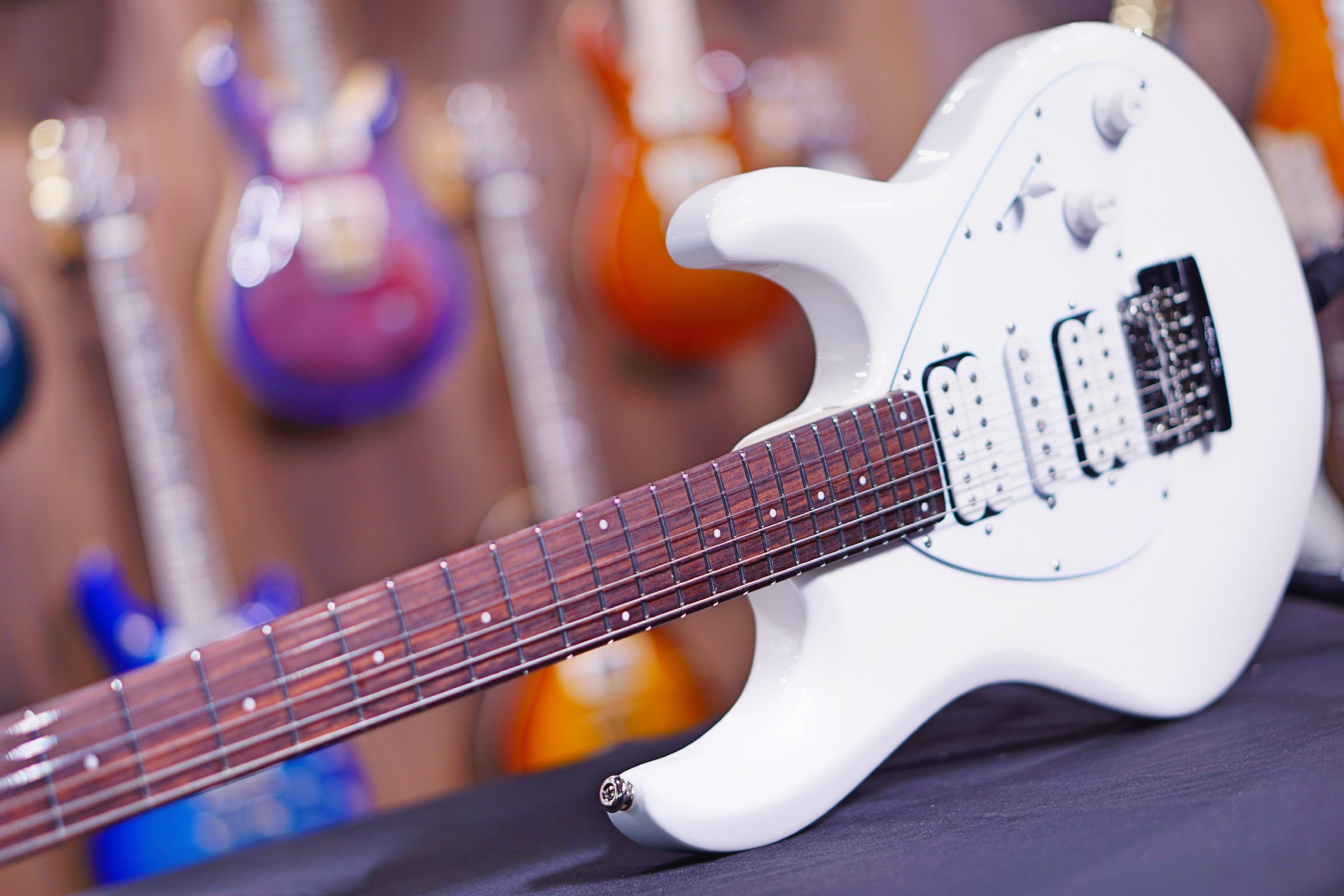 Ernie Ball Music Man Silhouette HSH Trem - White, Maple Fingerboard G99196 - HIENDGUITAR Musicman GUITAR