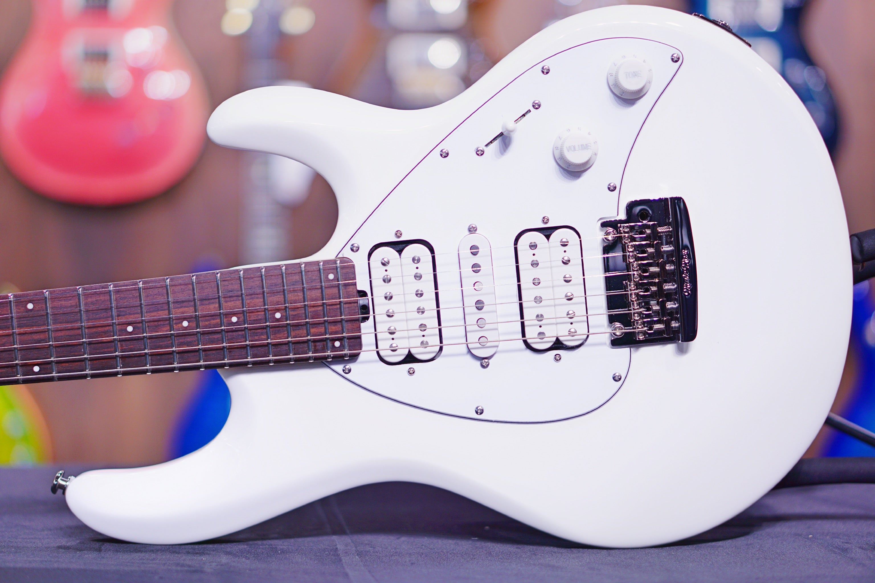 Ernie Ball Music Man Silhouette HSH Trem - White, Maple Fingerboard G99196 - HIENDGUITAR Musicman GUITAR