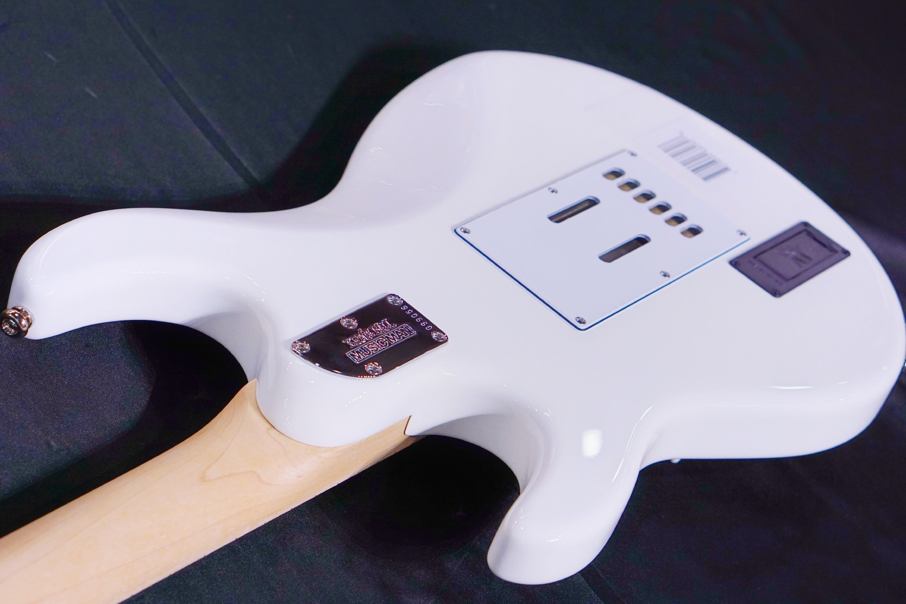 Ernie Ball Music Man Silhouette Special HSS Trem - White - Maple Matching Headstock - White G99056 - HIENDGUITAR Musicman GUITAR