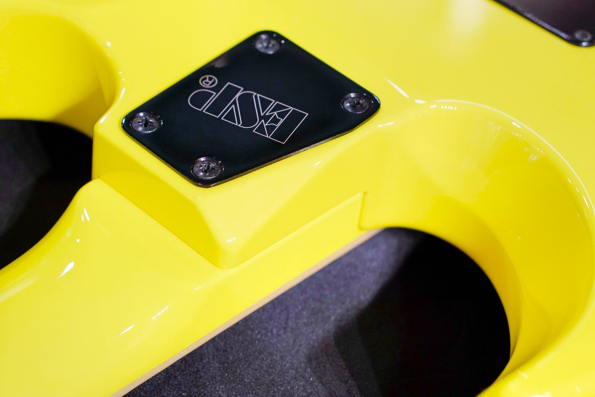 ESP ORIGINAL M-II DX/M w/EMG Brushed Black Neon Yellow E7601202 - HIENDGUITAR ESP GUITAR