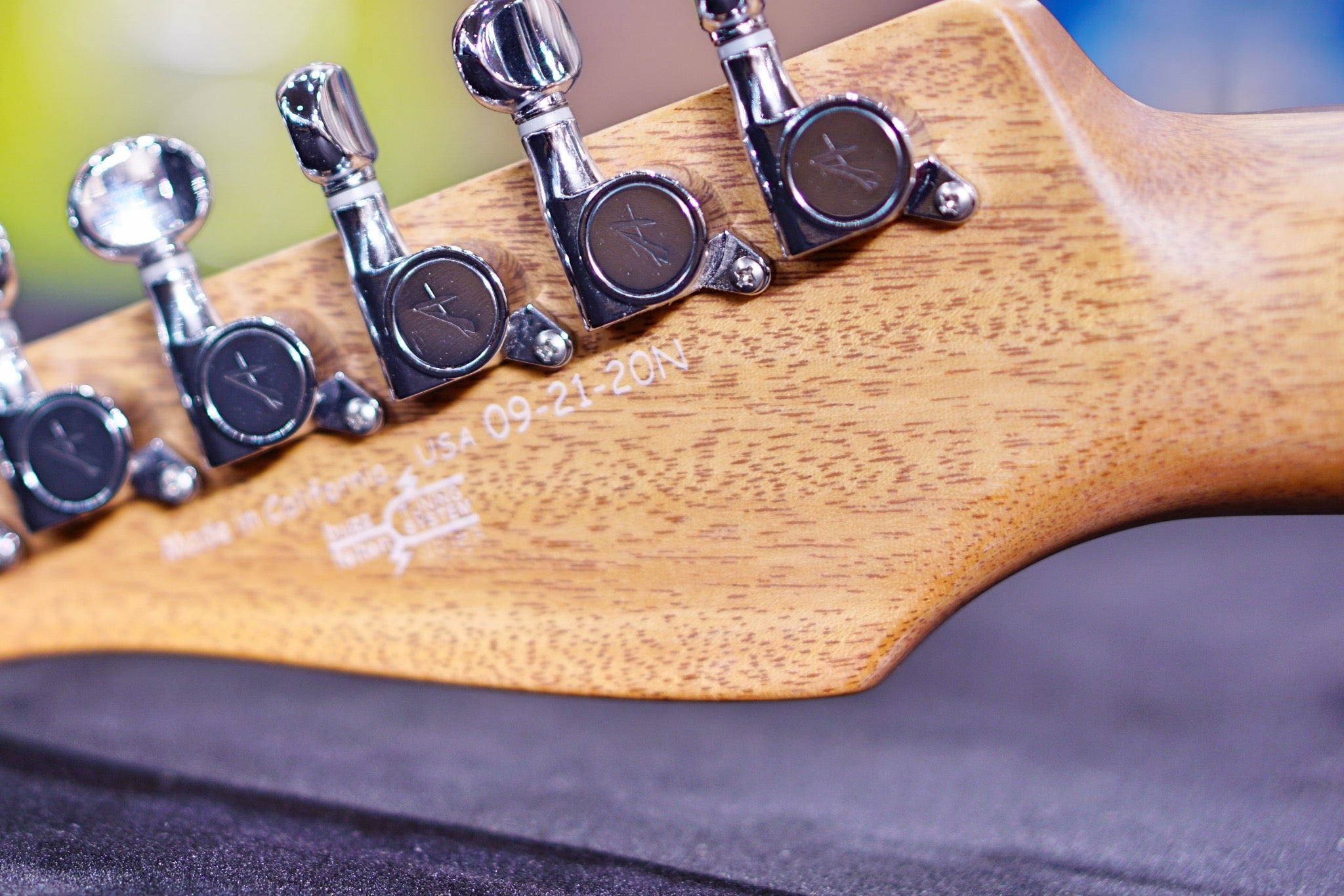 Tom Anderson Crowdster Bora Blue Surf with Binding 09-21-20N - HIENDGUITAR Anderson GUITAR