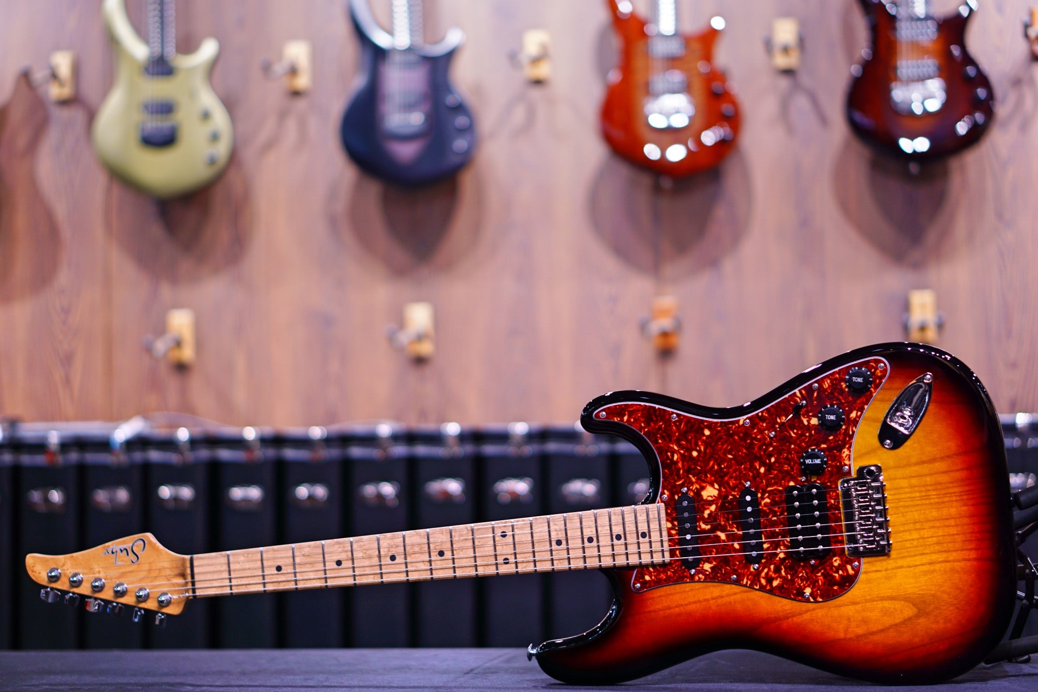 Suhr Classic S Paulownia 3 tone burst 69028 - HIENDGUITAR SUHR GUITAR