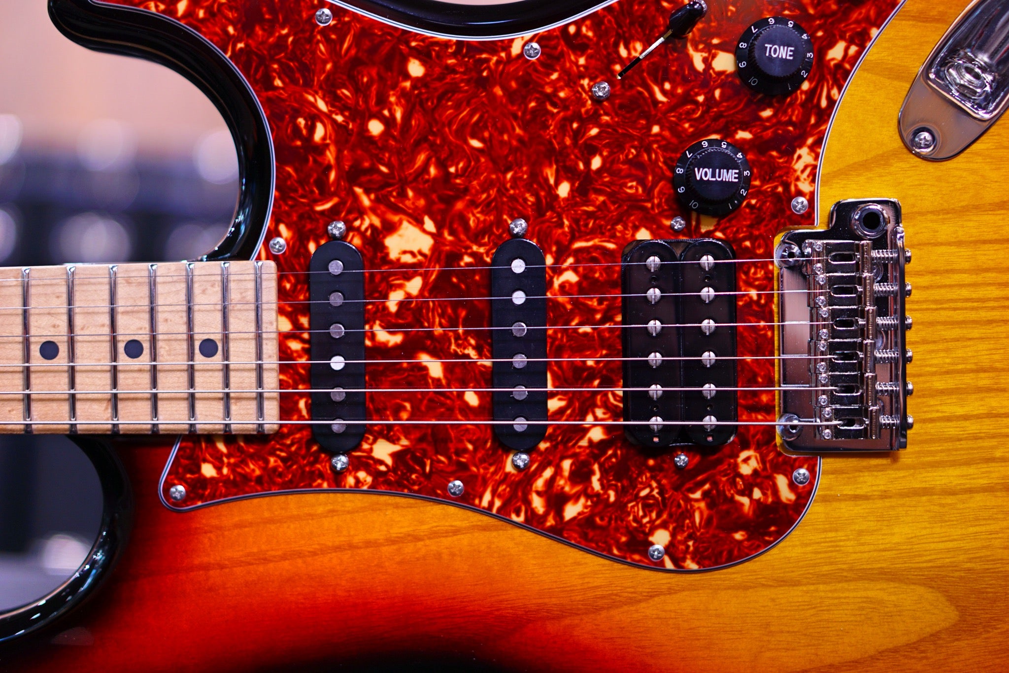 Suhr Classic S Paulownia 3 tone burst 69028 - HIENDGUITAR SUHR GUITAR