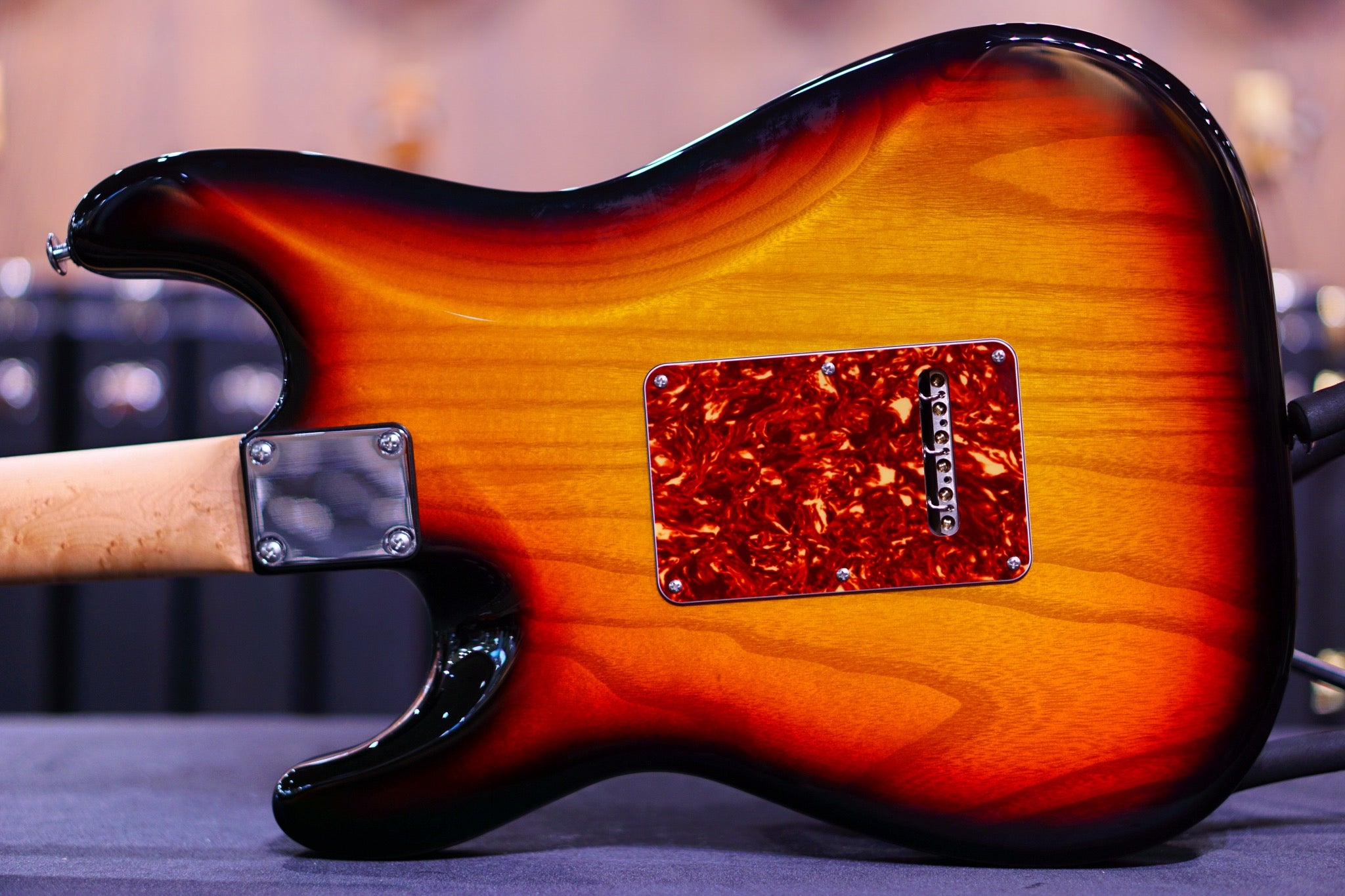 Suhr Classic S Paulownia 3 tone burst 69028 - HIENDGUITAR SUHR GUITAR