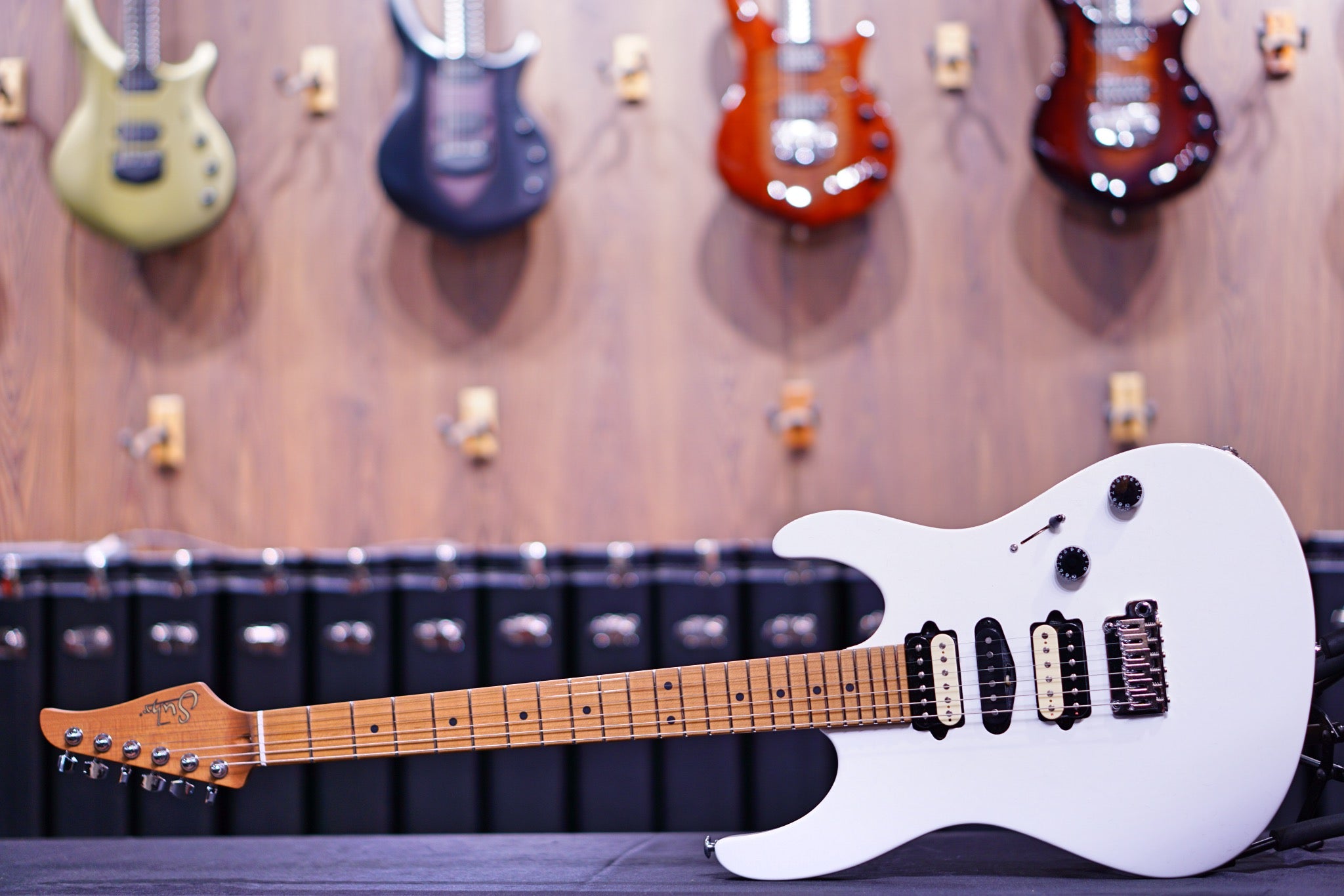 Suhr Modern antique olympic white Hiend spec 67463 - HIENDGUITAR SUHR GUITAR