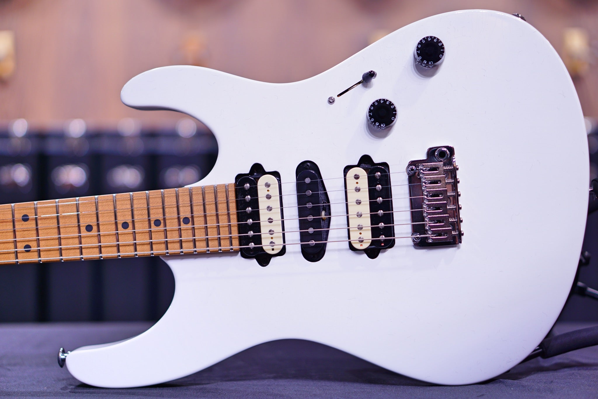 Suhr Modern antique olympic white Hiend spec 67463 - HIENDGUITAR SUHR GUITAR