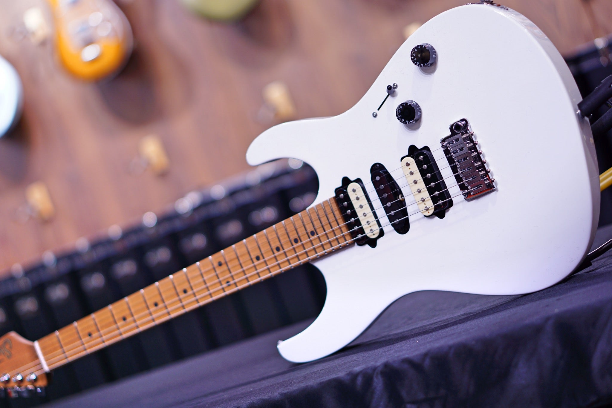 Suhr Modern antique olympic white Hiend spec 67463 - HIENDGUITAR SUHR GUITAR