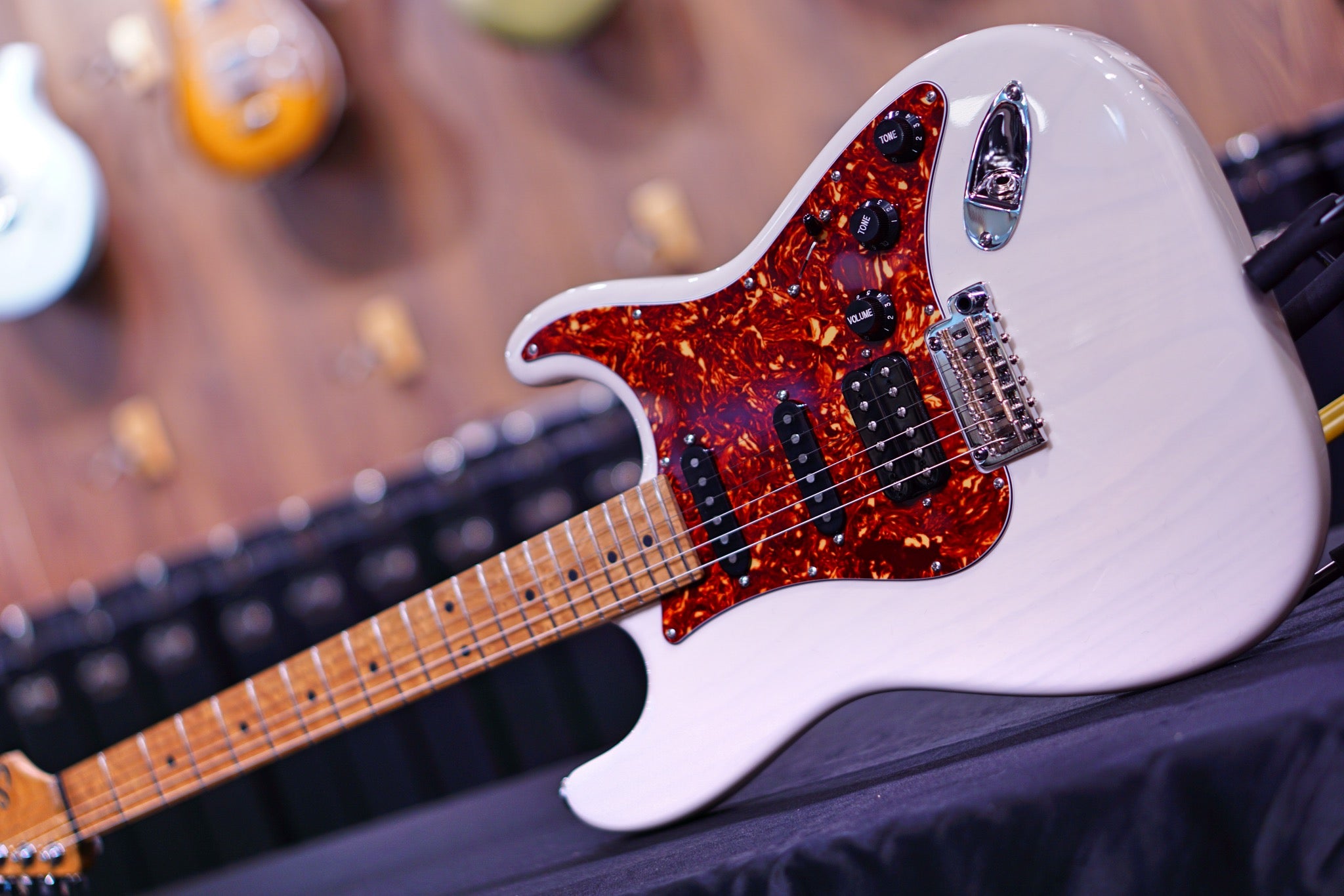 Suhr Classic S Paulownia Trans White 69020 - HIENDGUITAR SUHR GUITAR