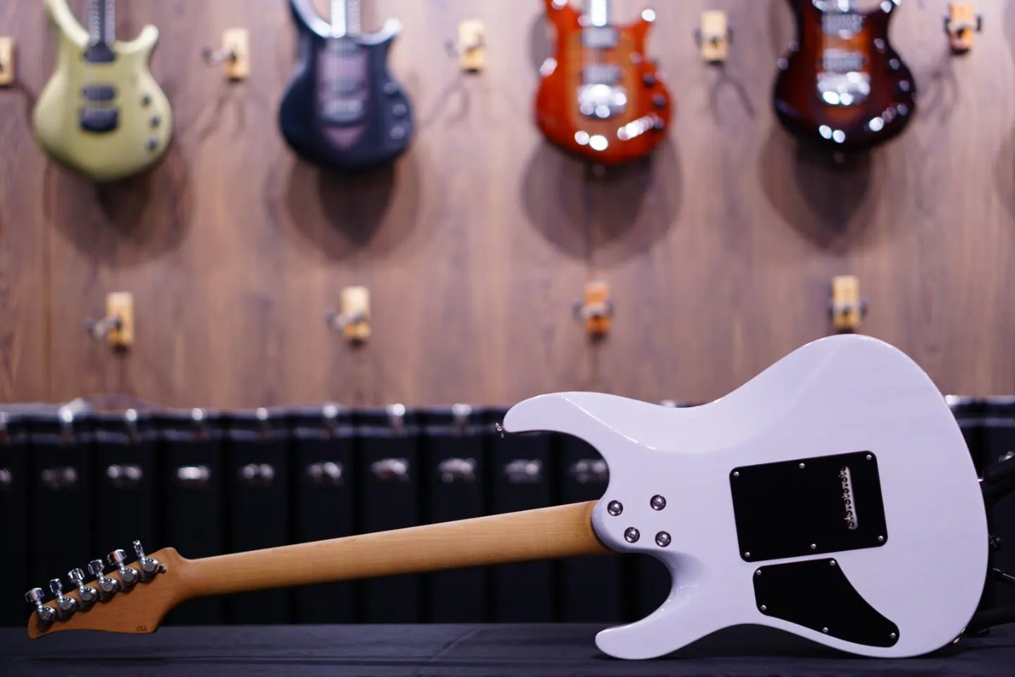 Suhr Modern antique trans white Hiend spec 67469 - HIENDGUITAR SUHR GUITAR