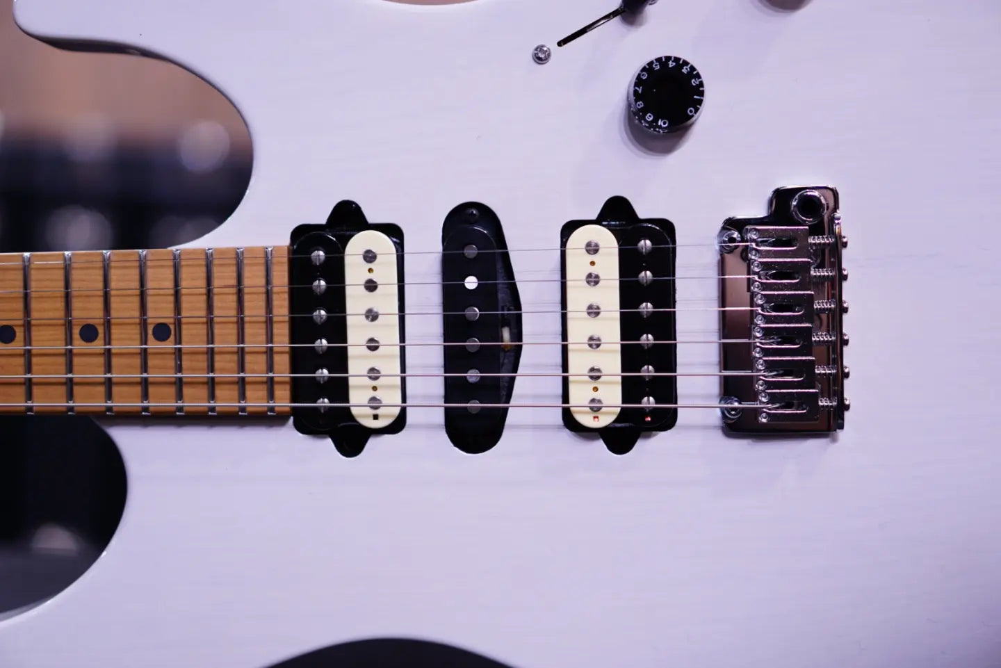 Suhr Modern antique trans white Hiend spec 67469 - HIENDGUITAR SUHR GUITAR