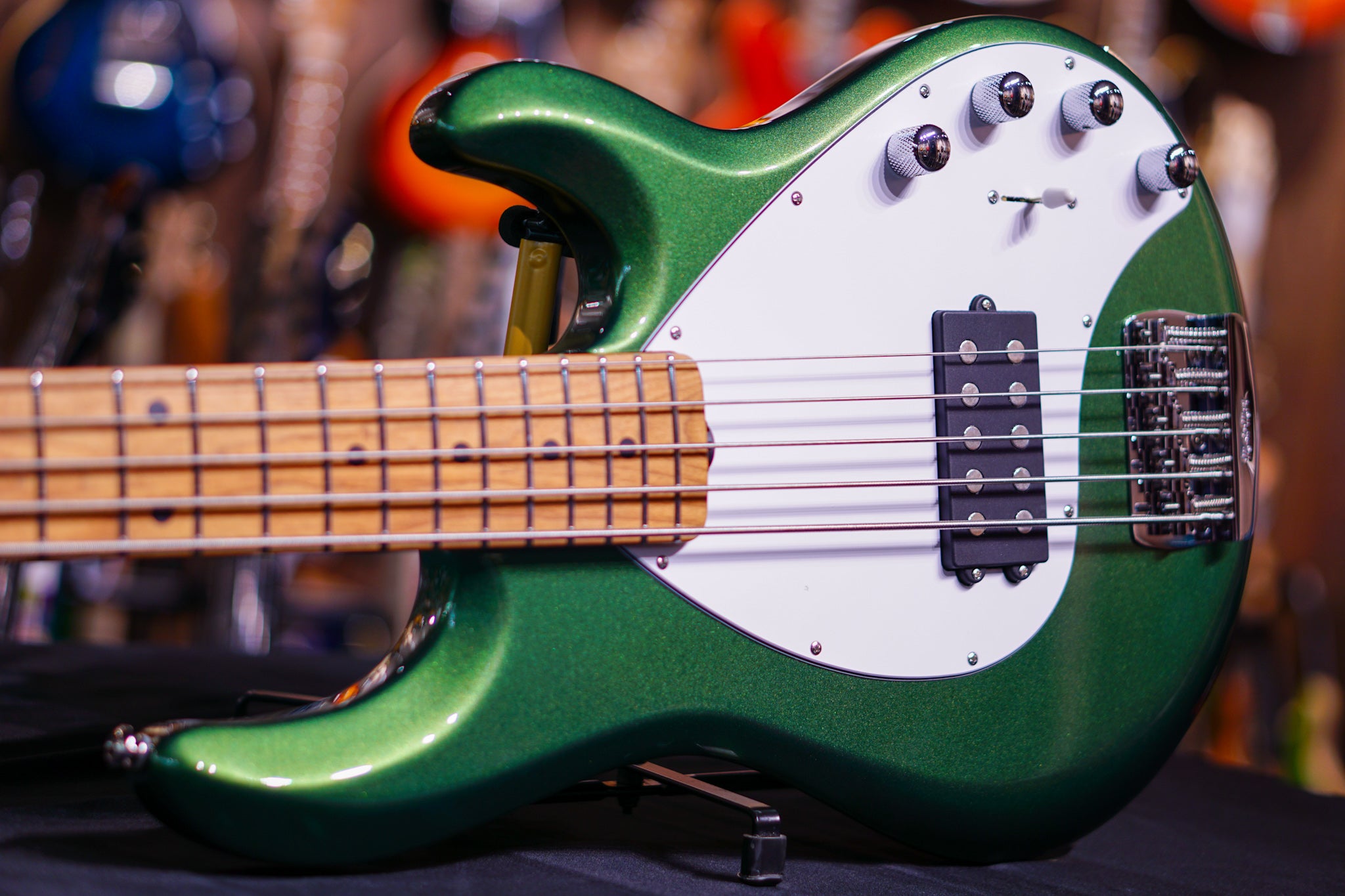 Ernie Ball Music Man StingRay Special 5 H - Charging Green F81832 - HIENDGUITAR Musicman GUITAR