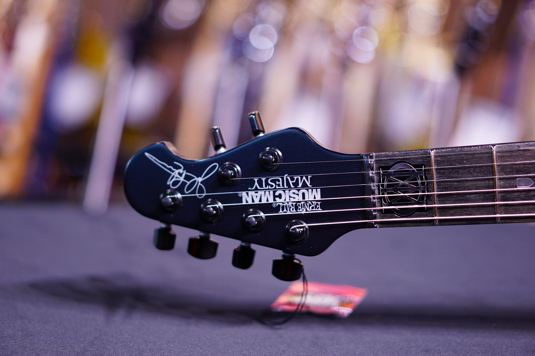 Ernieball musicman majesty JOHN PETRUCCI polar noir - HIENDGUITAR Musicman GUITAR