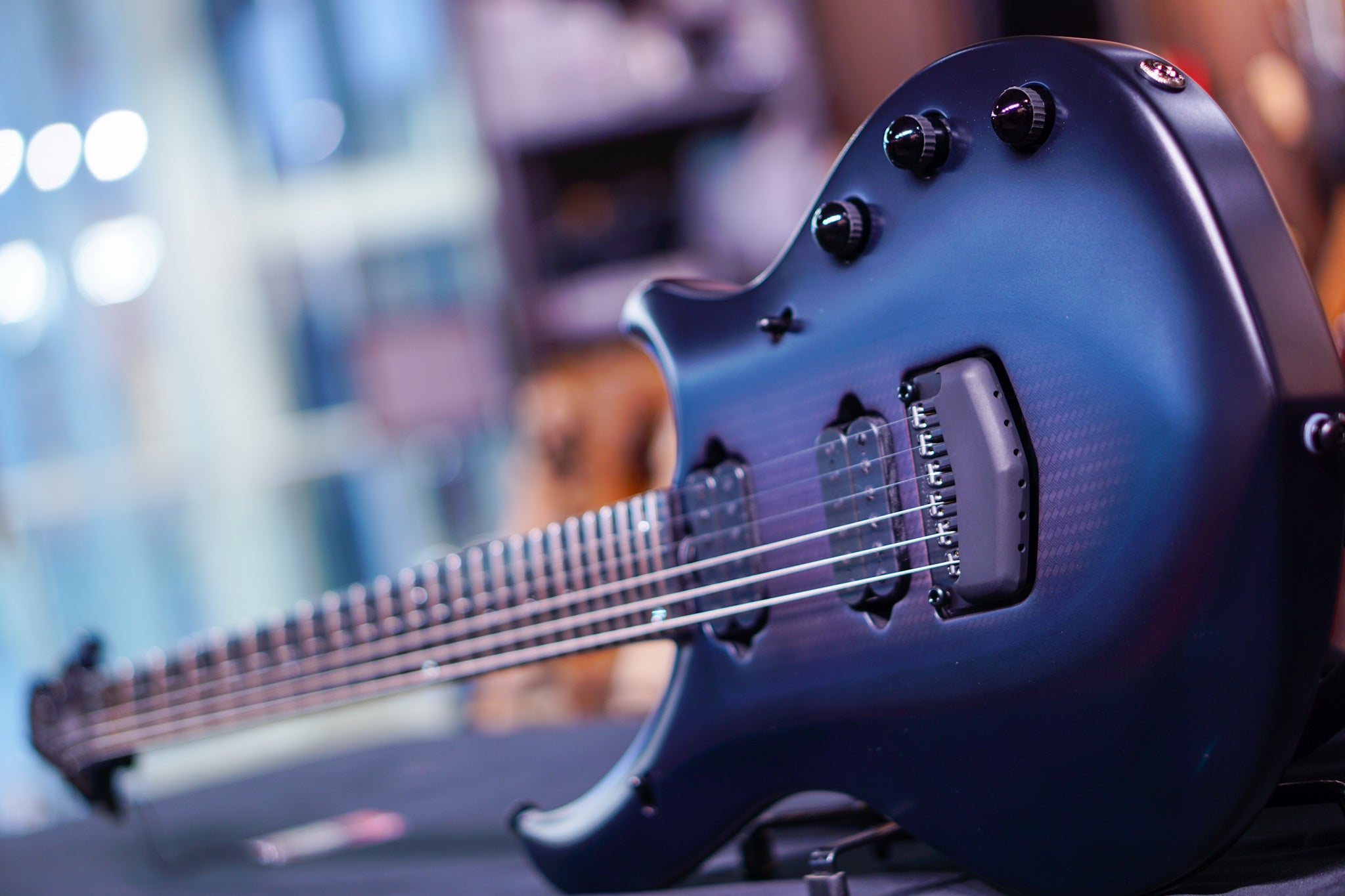 Ernieball musicman majesty JOHN PETRUCCI polar noir - HIENDGUITAR Musicman GUITAR