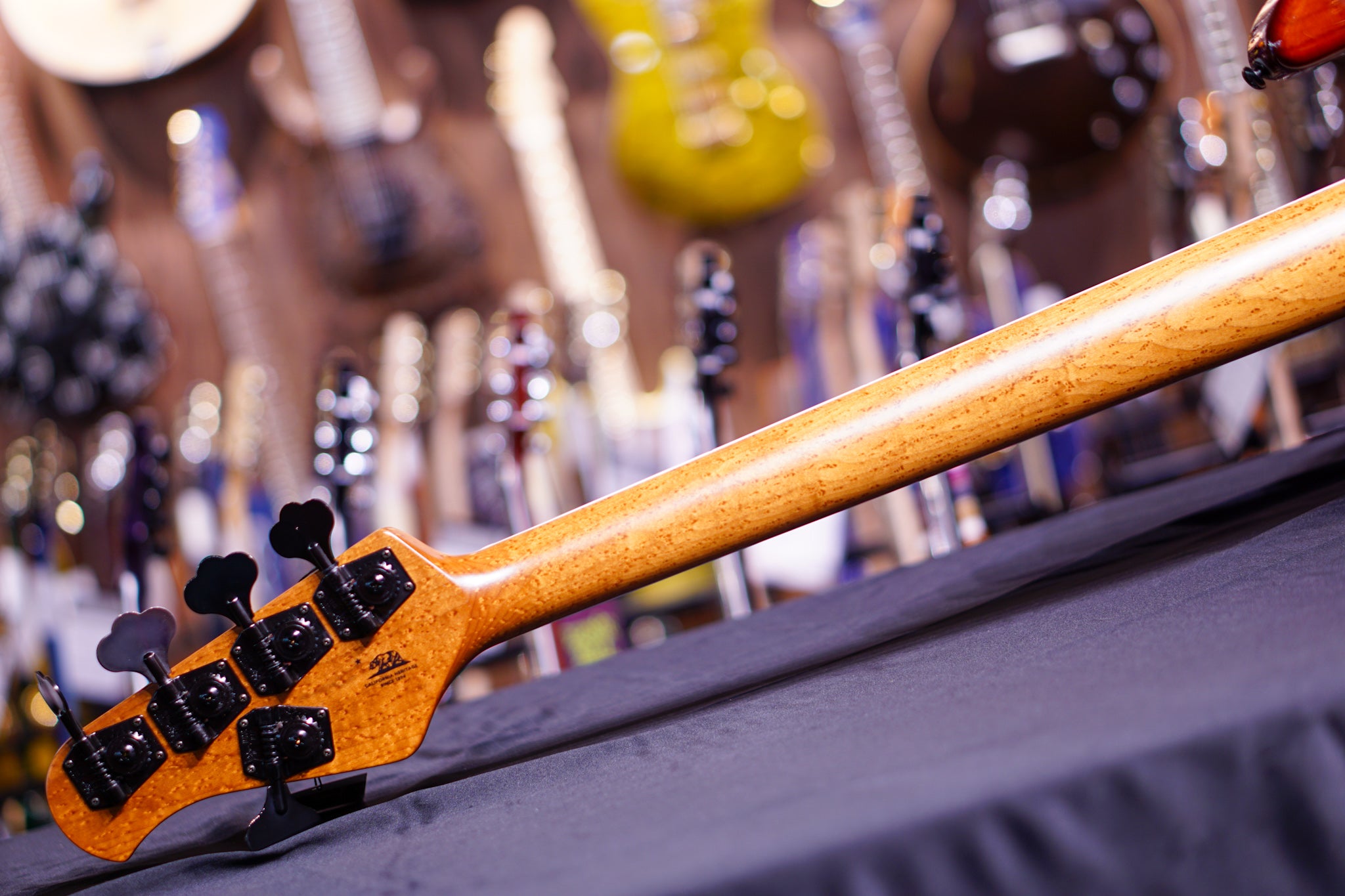 Ernie Ball Music Man BFR StingRay 5 - Giants Orange Quilt F85378 - HIENDGUITAR Musicman GUITAR