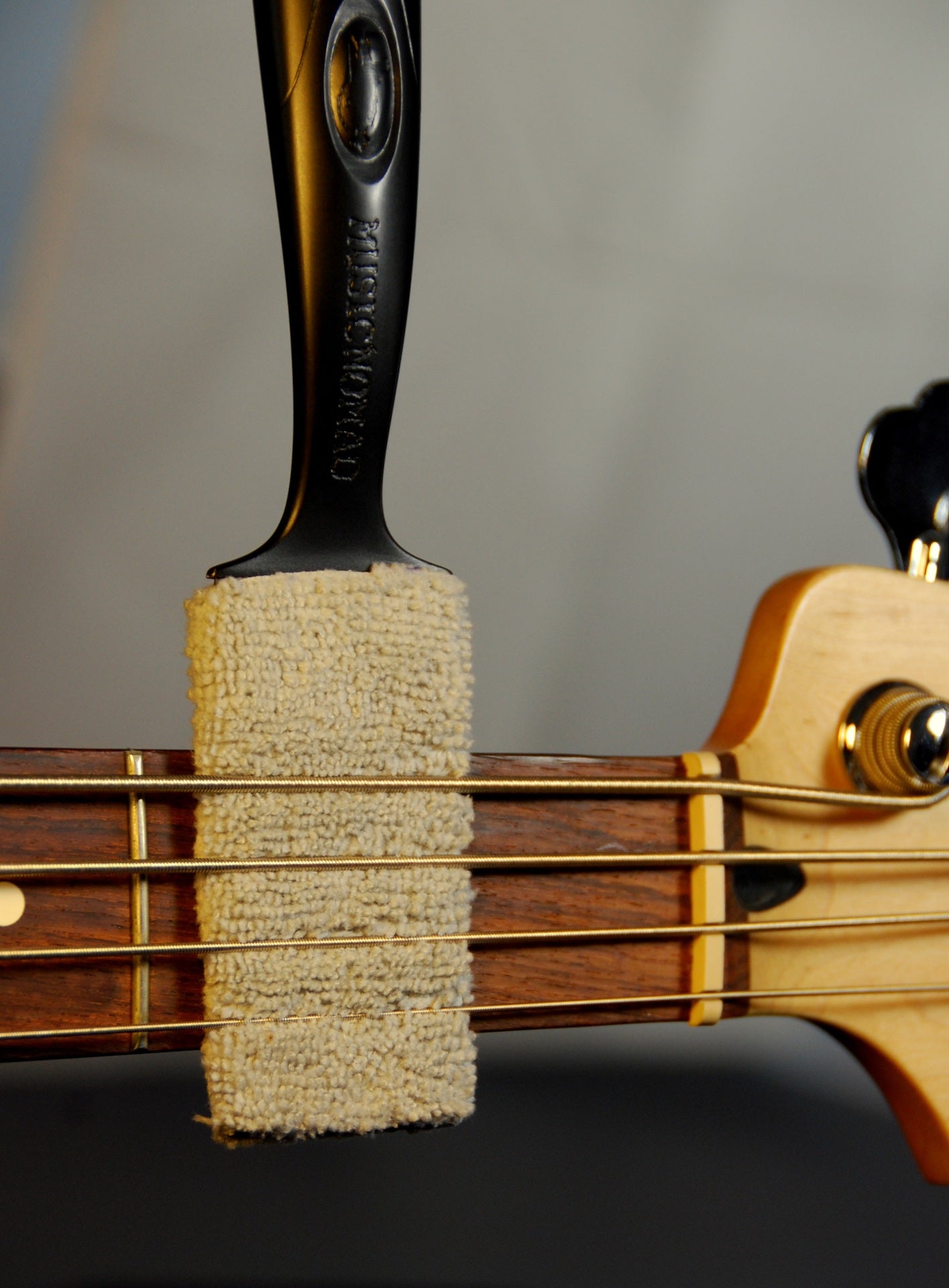 MusicNomad The Nomad String, Body & Hardware Cleaner MN205 - HIENDGUITAR musicnomad musicnomad