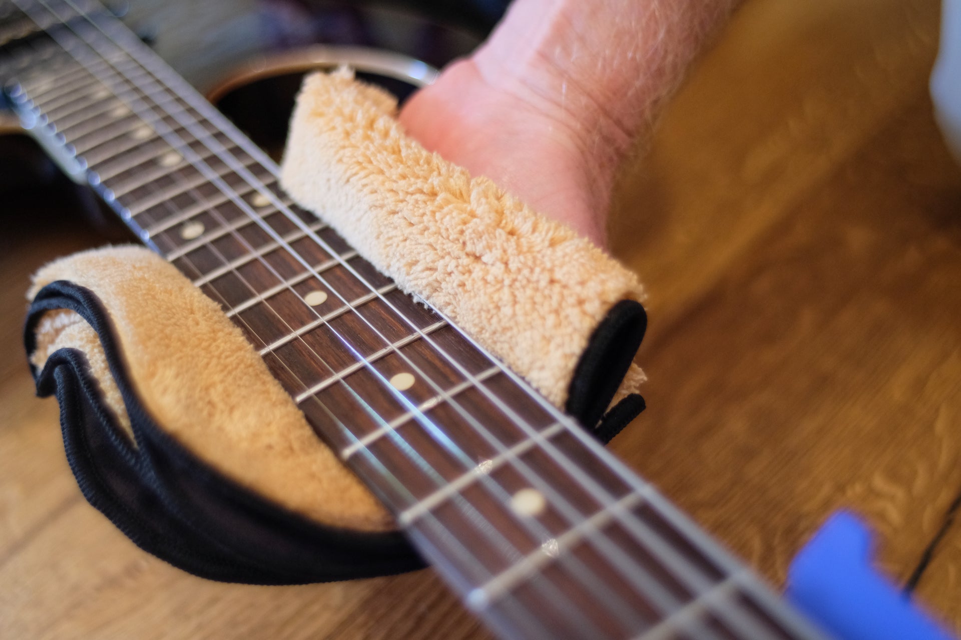 Music Nomad 2 'n 1 Beyond Plush Players Cloth MN241 - HIENDGUITAR musicnomad musicnomad