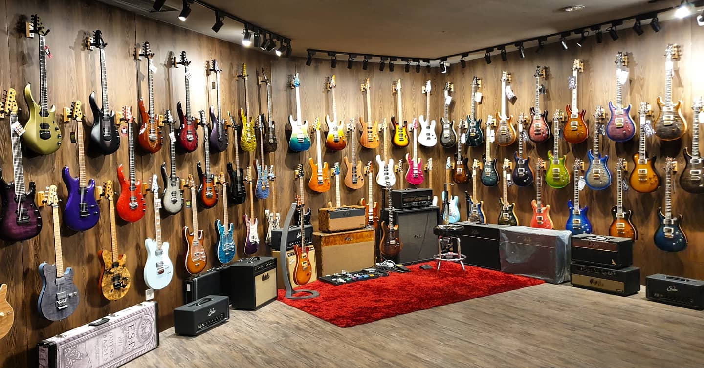 🎉Happy weekend🎊

Hiendguitar Private
By appointment only

Email...