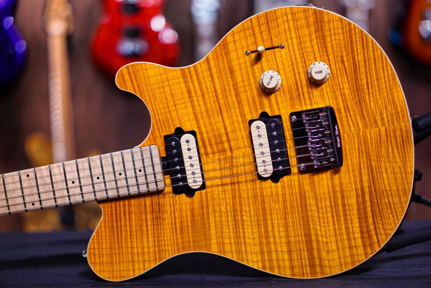 ððNew arrival ðð<br />
Musicman Axis...