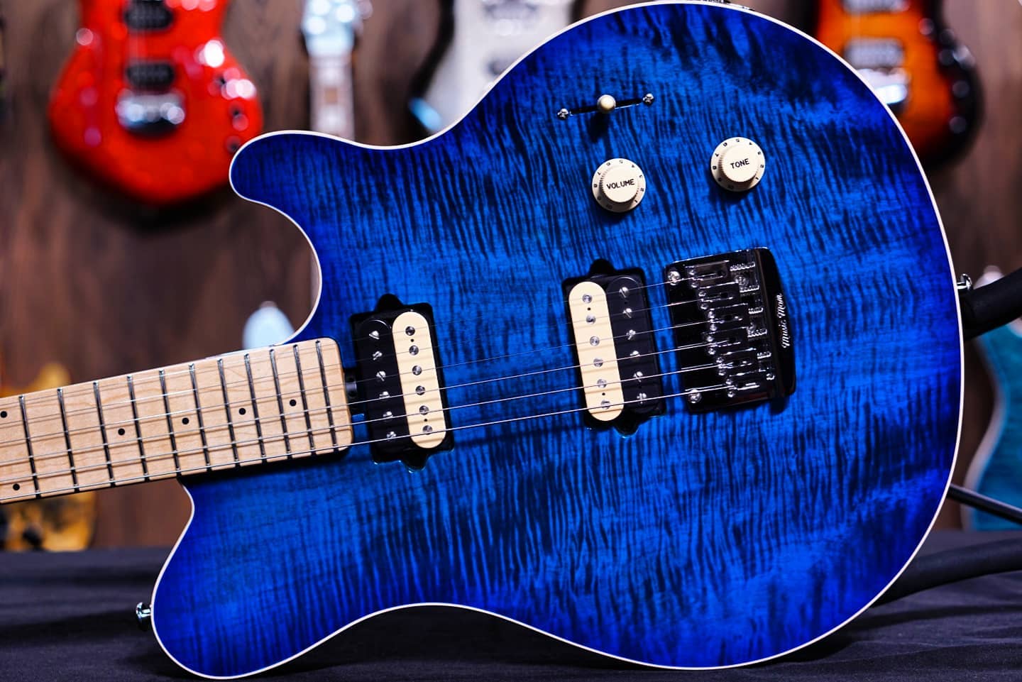 Musicman Axis Supersport in Balboa...