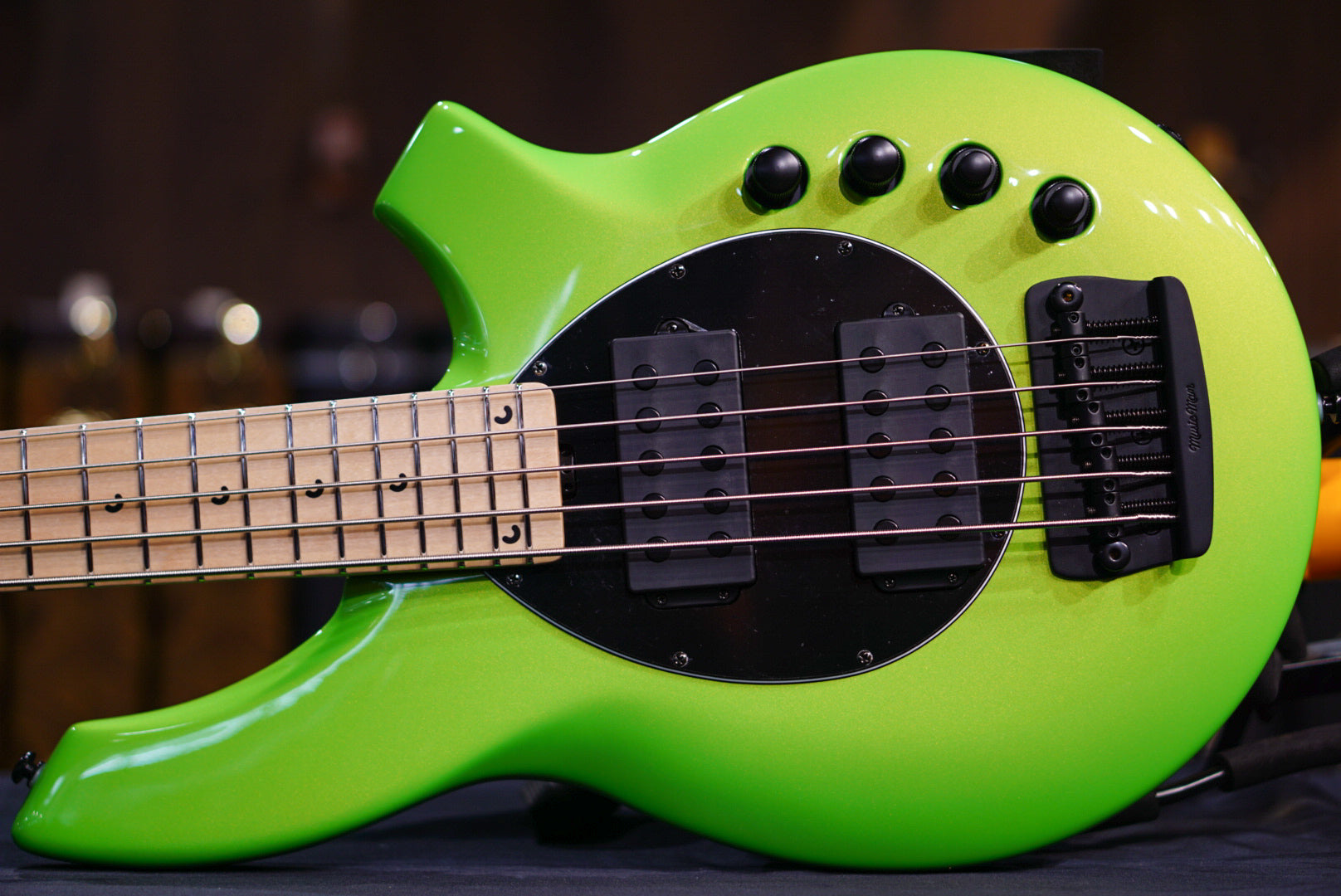 ERNIE BALL MUSIC MAN BONGO BASS 5 HH MANTIS GREEN K06771