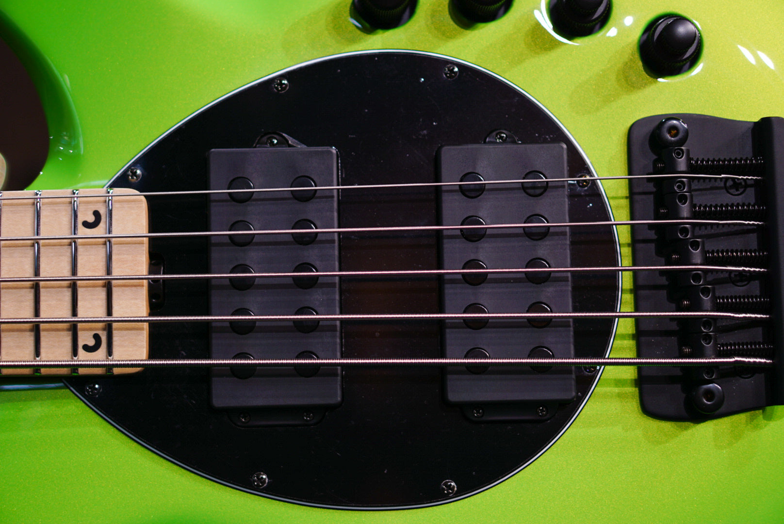 ERNIE BALL MUSIC MAN BONGO BASS 5 HH MANTIS GREEN K06771