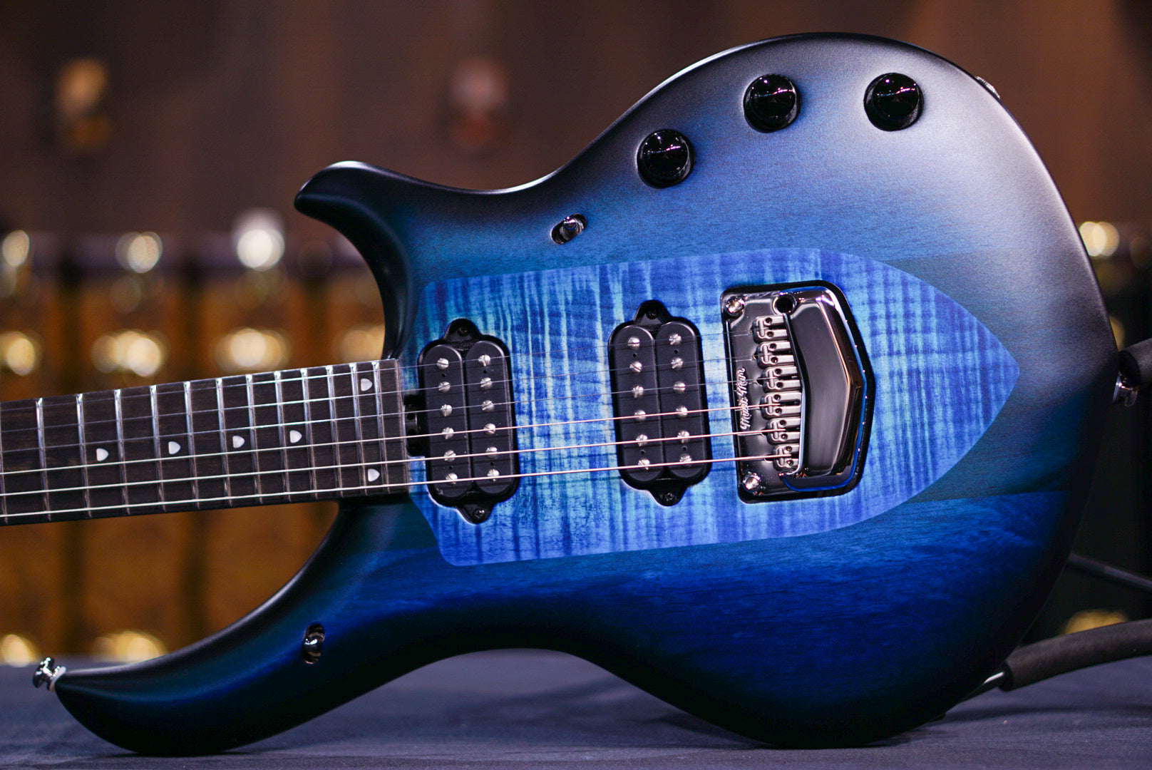 ERNIE BALL MUSICMAN MAJESTY 6 BLUE STEEL M018537