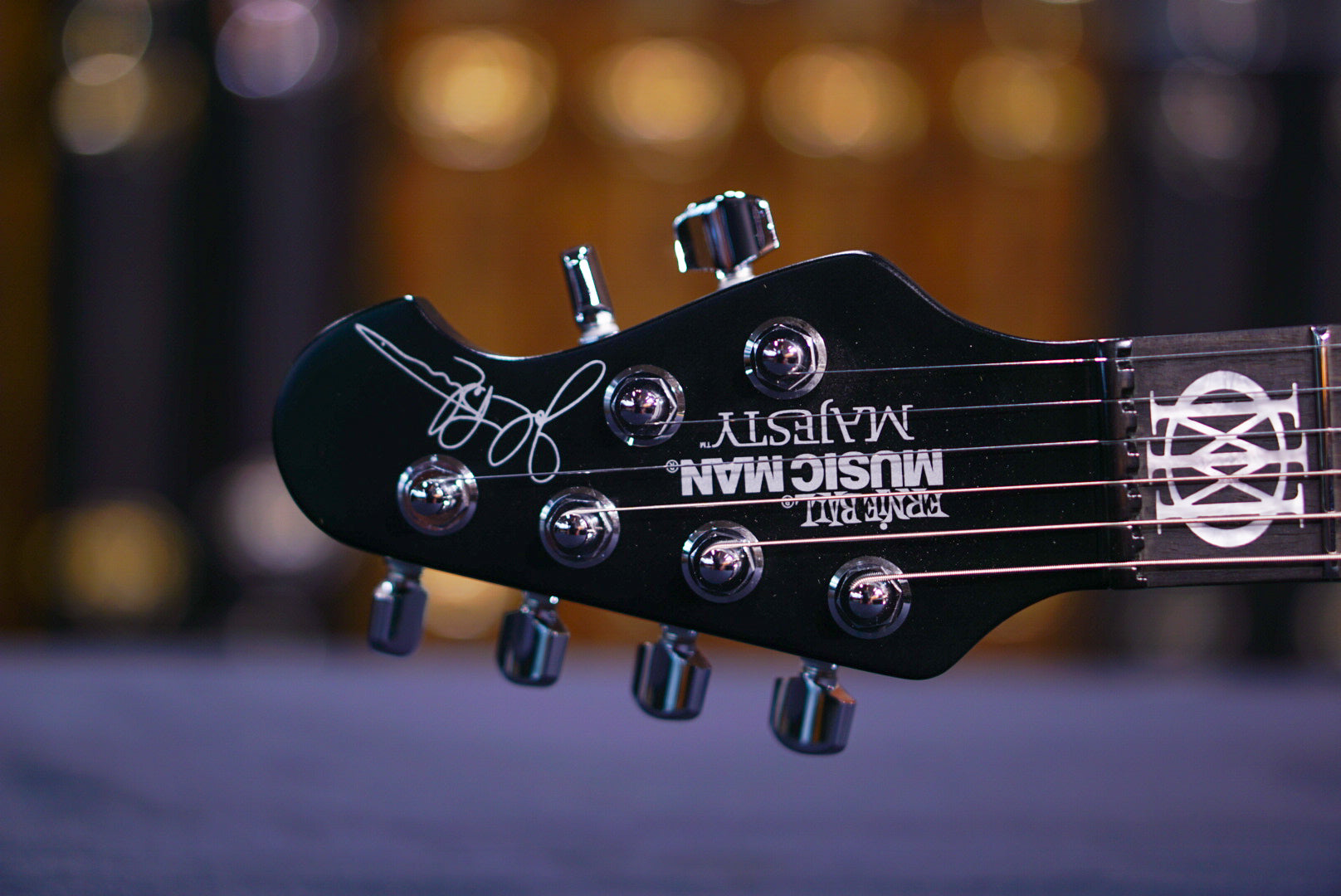 Ernie Ball Music Man MAJESTY 6 BLUE STEEL M018537