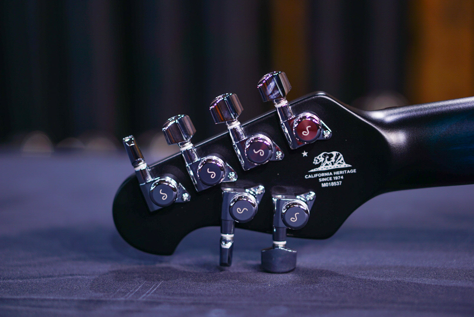 Ernie Ball Music Man MAJESTY 6 BLUE STEEL M018537