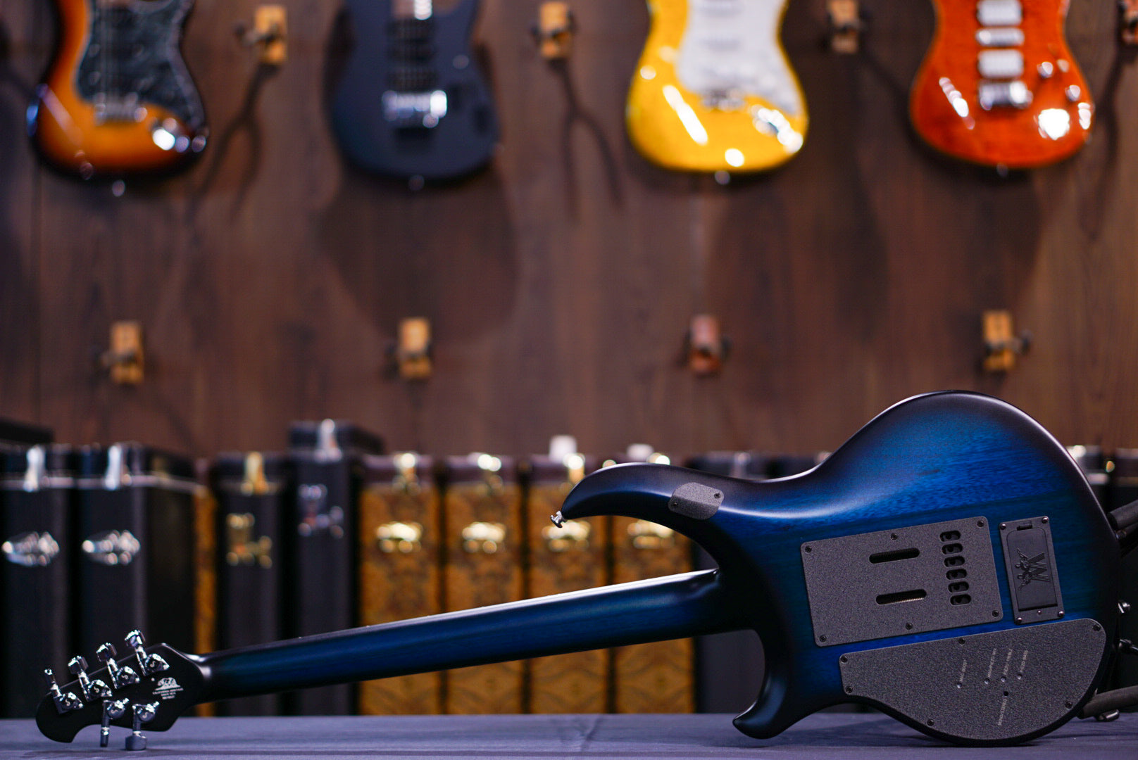 Ernie Ball Music Man MAJESTY 6 BLUE STEEL M018537