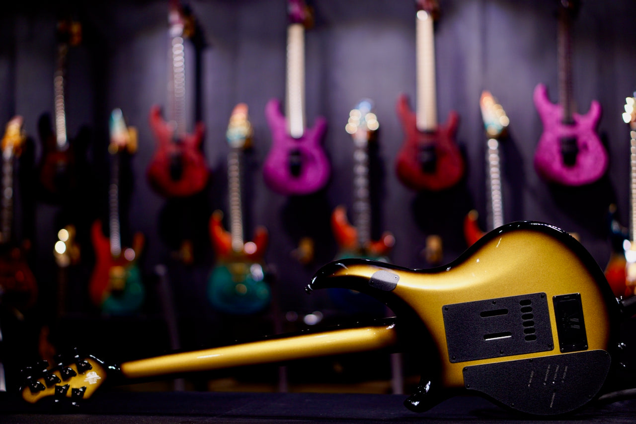 Ernie Ball Music Man Majesty 6 Gold Eclipse M019365