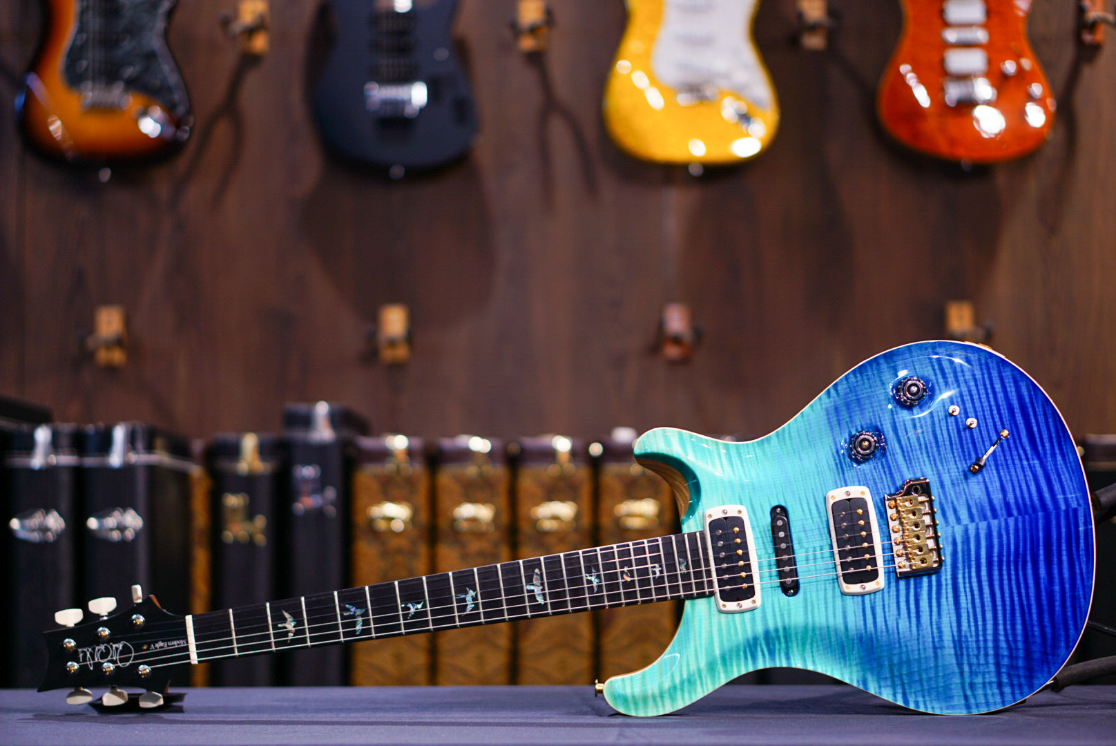 PRS Modern eagle V wood library Blue Fade 0388889