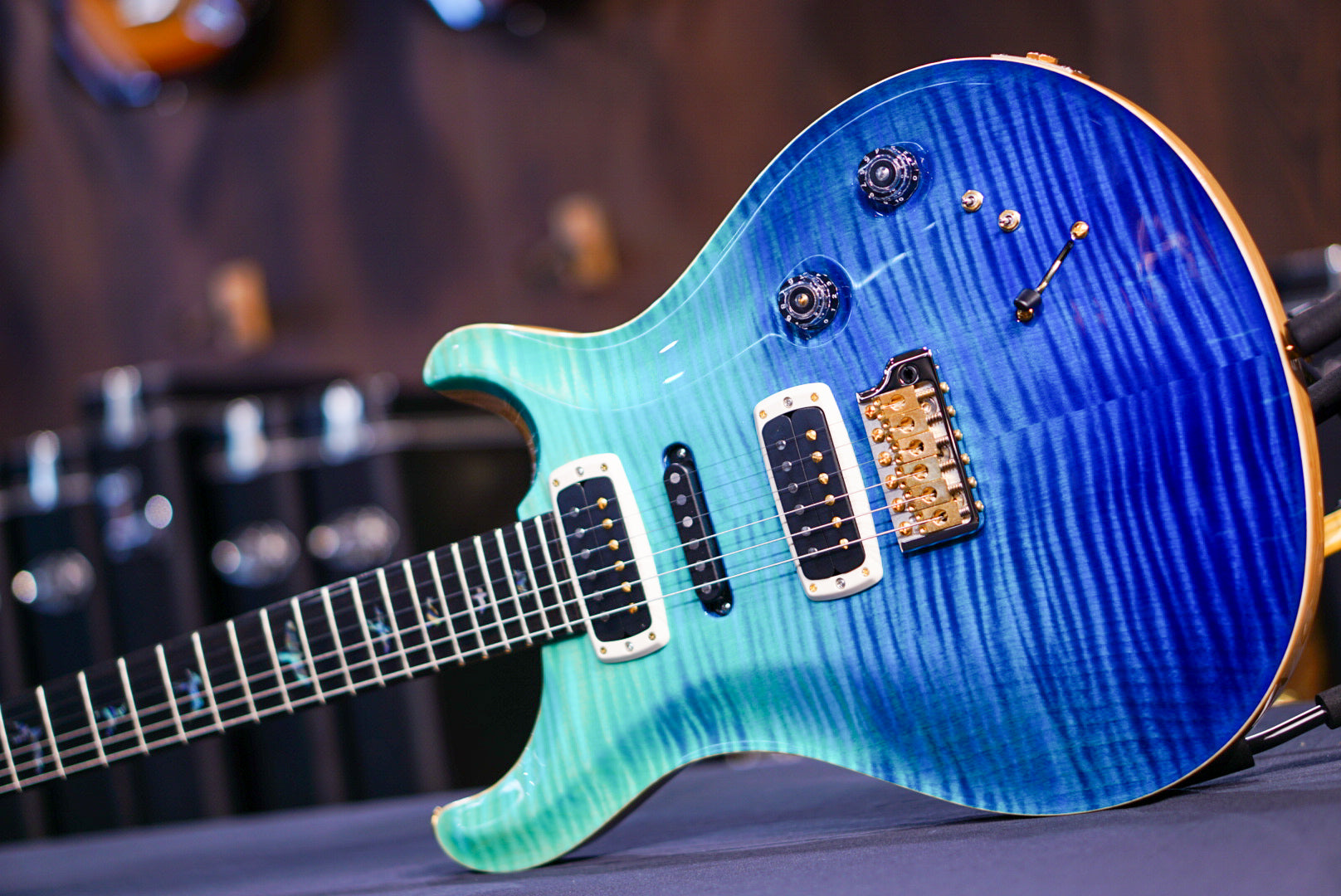 PRS Modern eagle V wood library Blue Fade 0388889