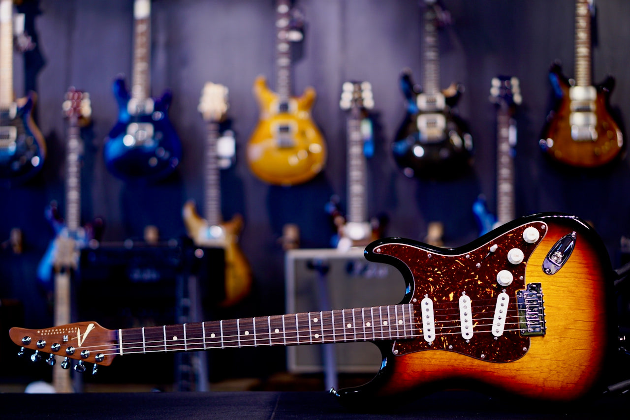 Tom Anderson Icon Classic 3 Color Burst * 01-29-26P *