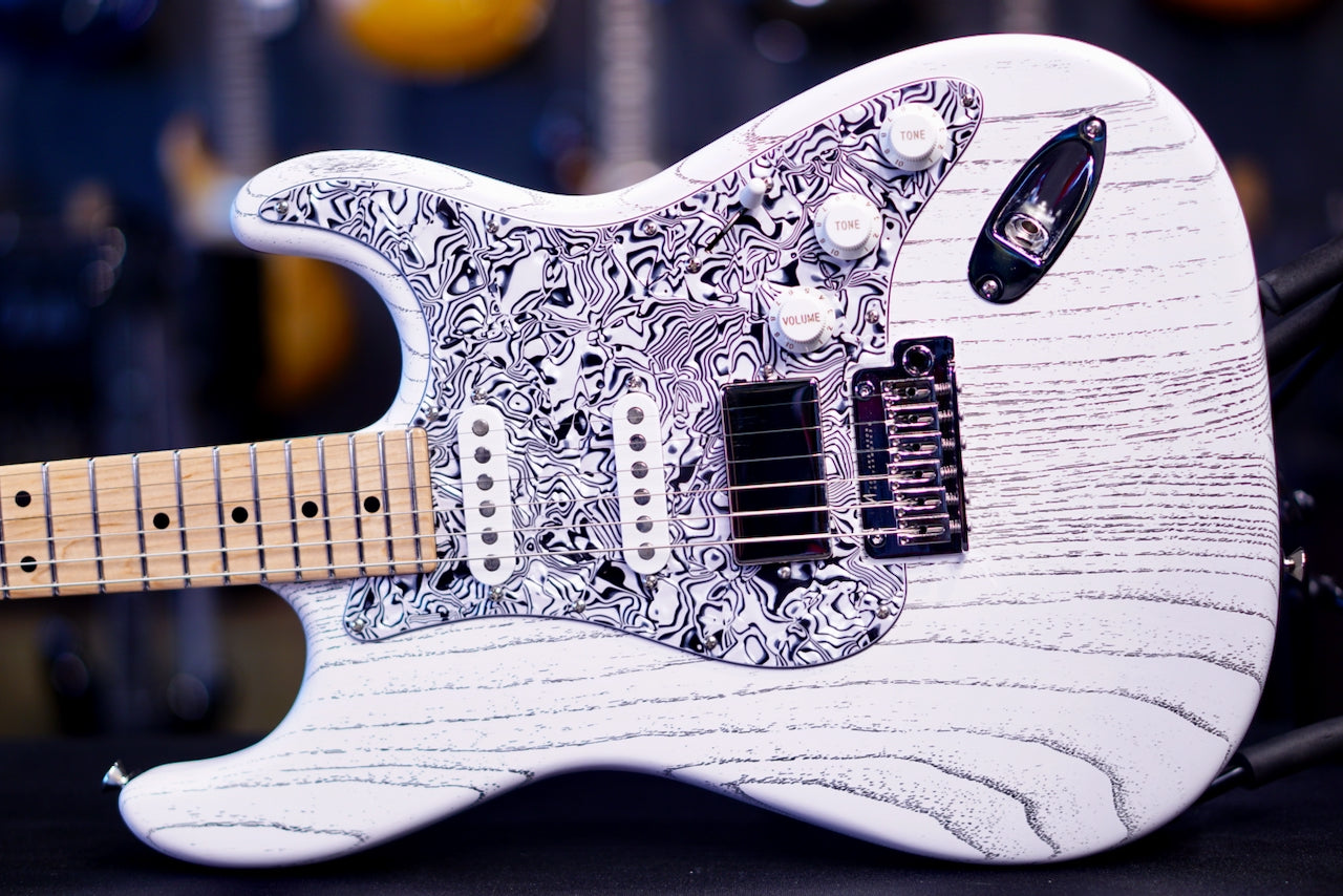Tom Anderson Icon Classic Satin Organic Grain White with Black  * 12-13-25P *