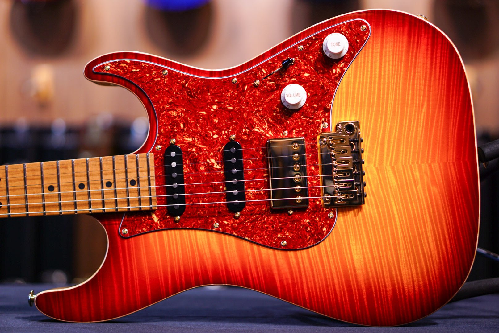 ギター Suhr Custom Standard Aged Cherry Burst Suhr Standard Custom Aged Cherry Burst 85760