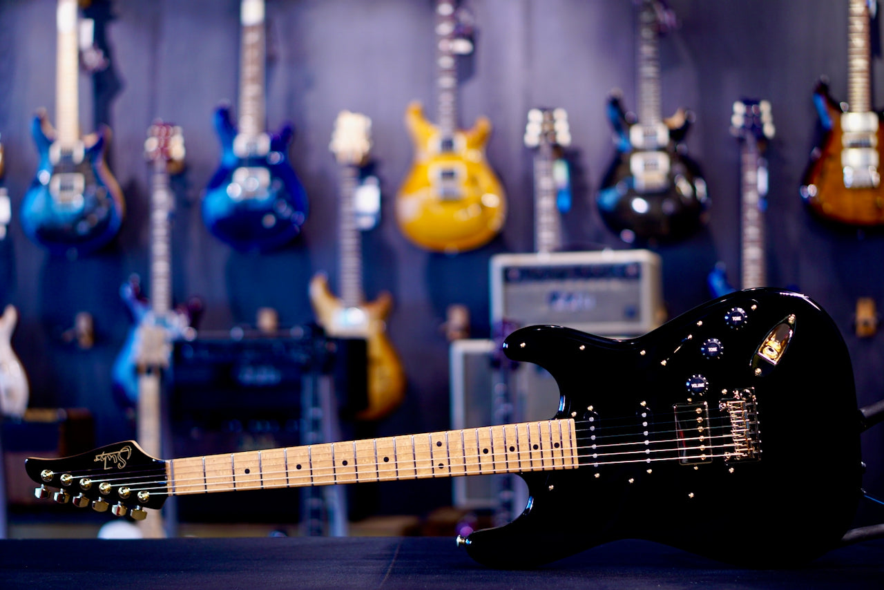 Suhr Mateus Asato Classic S Black Gloss 92504