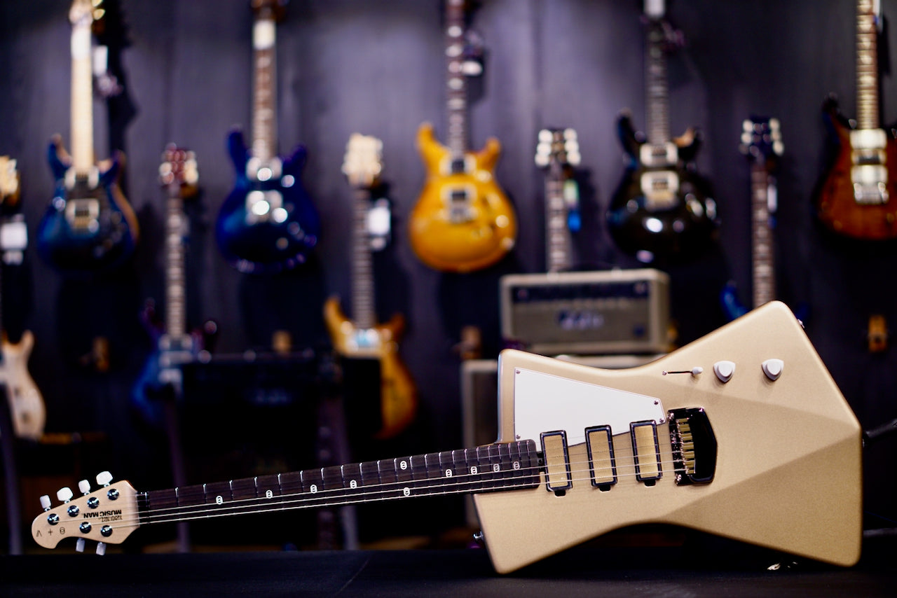 Ernie Ball Music Man St. Vincent Goldie Cashmere H04376