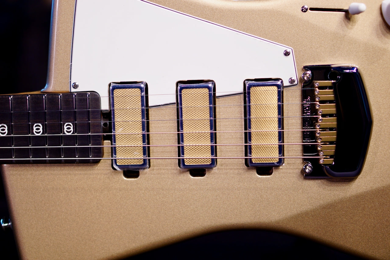 Ernie Ball Music Man St. Vincent Goldie Cashmere H04376