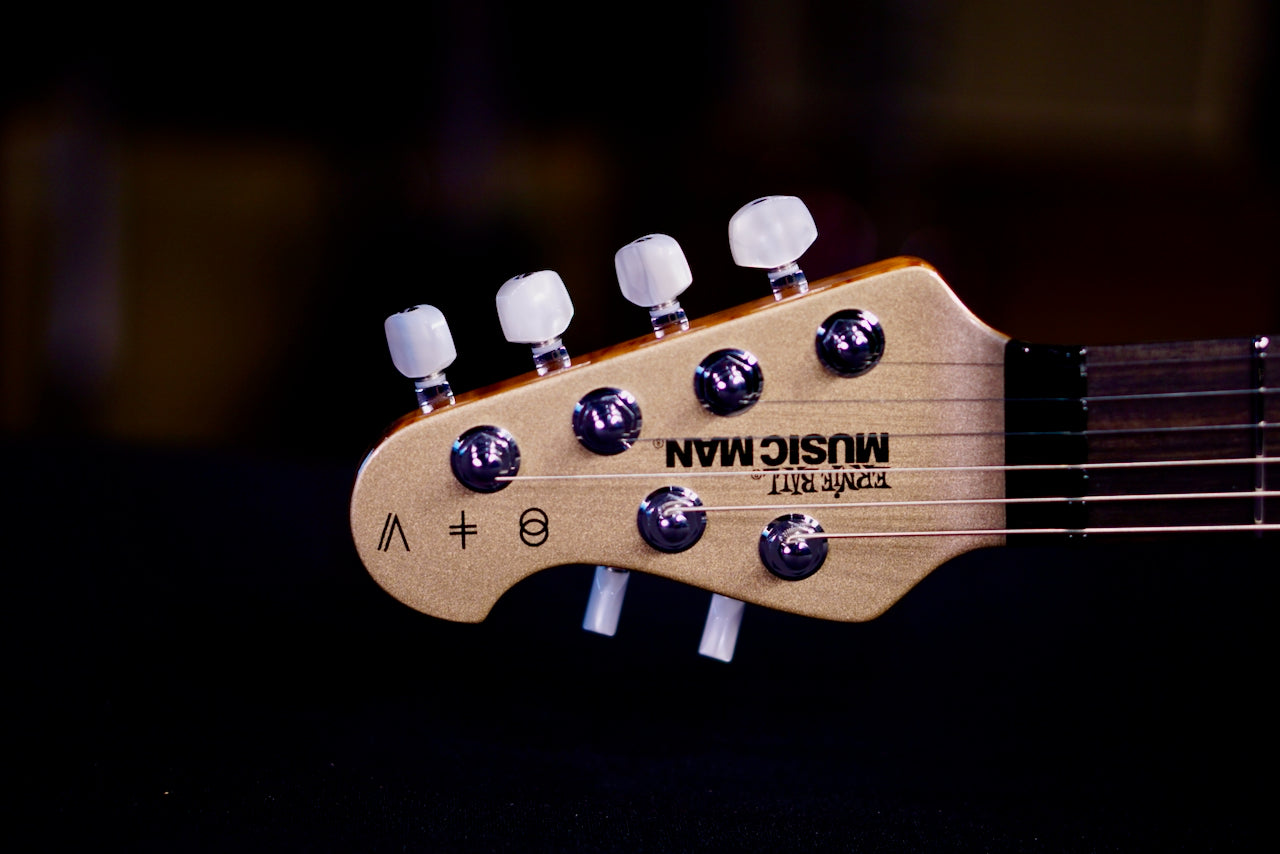 Ernie Ball Music Man St. Vincent Goldie Cashmere H04376