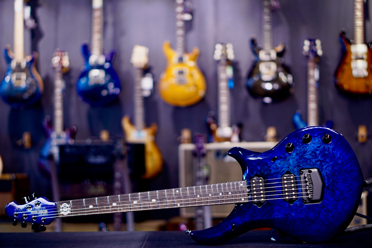 Ernie Ball Music Man Majesty Blue Ink BFR M019396
