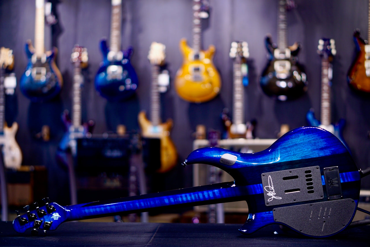 Ernie Ball Music Man Majesty Blue Ink BFR M019396