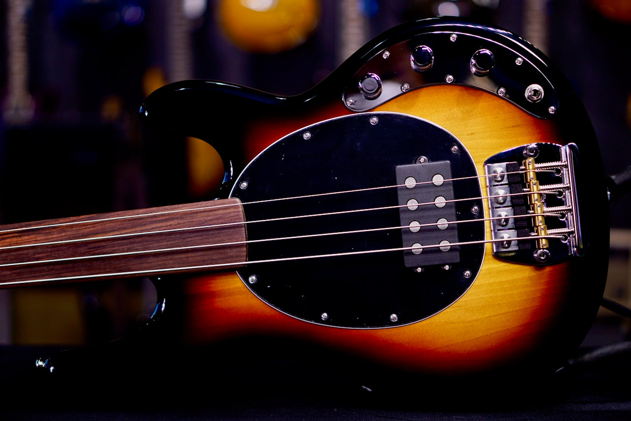 Ernie Ball Music Man Pino Palladino Fretless StingRay CB01314