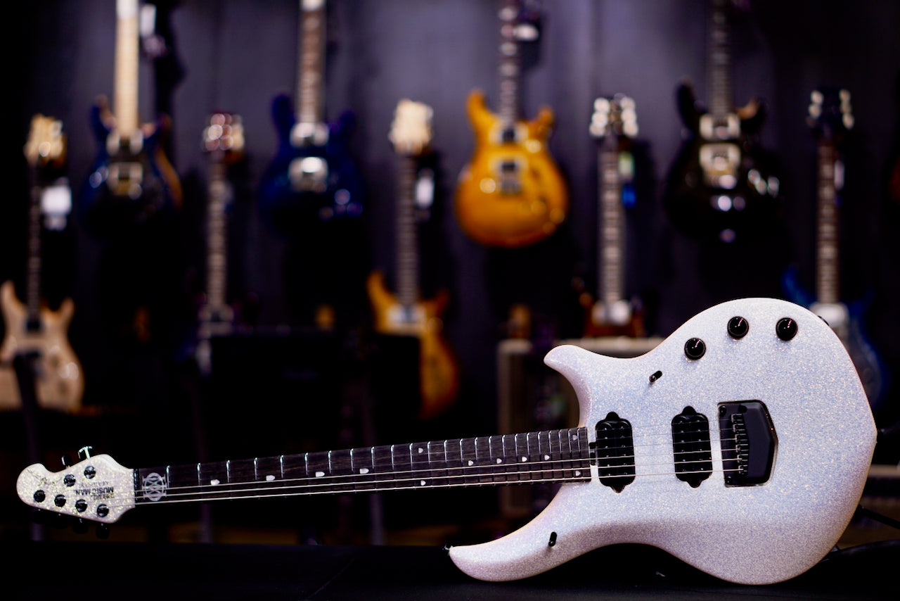 Ernie Ball Music Man Majesty Her Majesty's Request 6 M020882