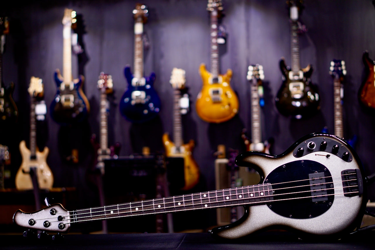 Ernie Ball Music Man DarkRay Bass Silverburst S13655