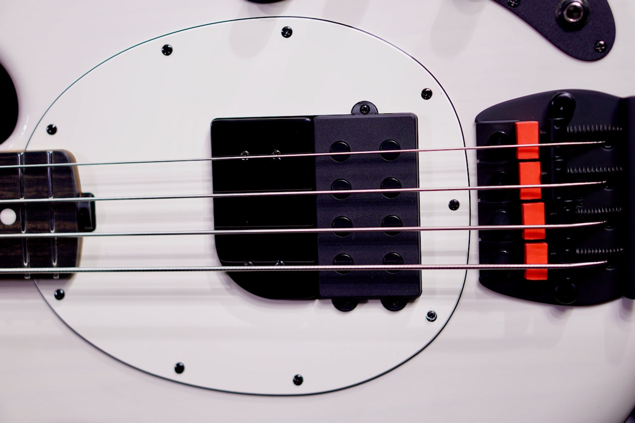 Ernie Ball Music Man Tim Commerford StingRay Bass Fight Night White, Passive B060048