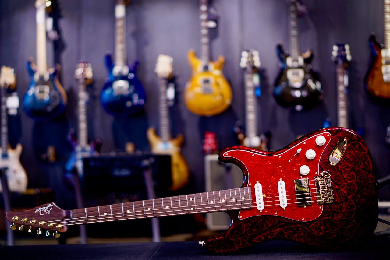 Suhr Classic S Custom Red Web Rosewood Neck & Gold Package 85907