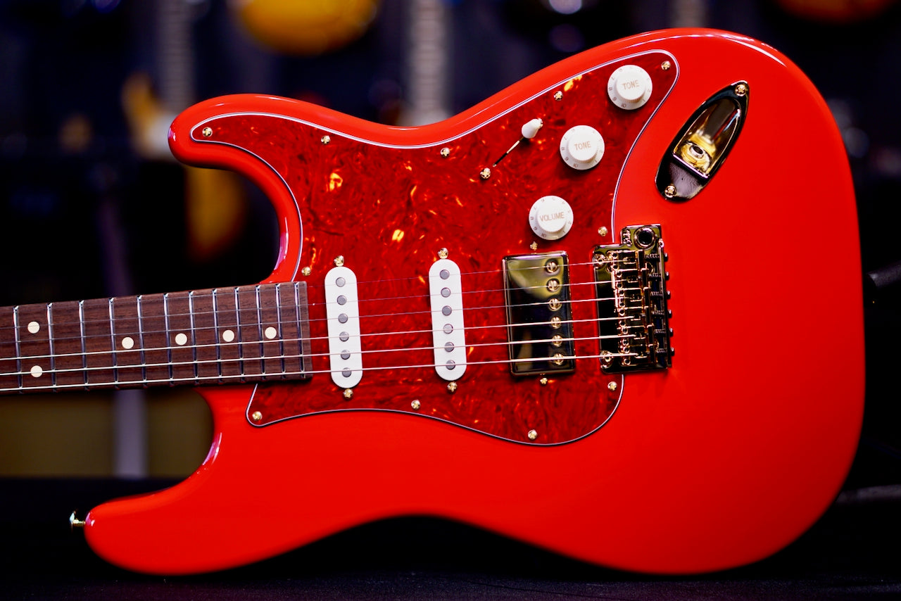 Suhr Classic S Custom Dakota Red Rosewood Neck & Gold Package 85897