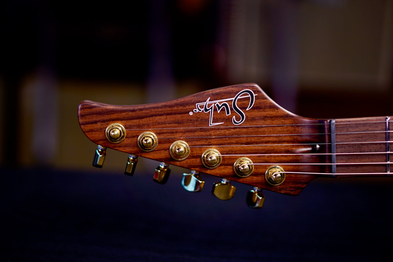 Suhr Classic S Custom Dakota Red Rosewood Neck & Gold Package 85897