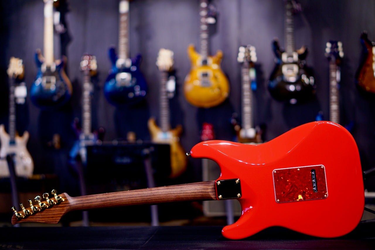 Suhr Classic S Custom Dakota Red Rosewood Neck & Gold Package 85897